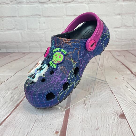 Crocs Classic x Disney Villains Clogs Kids Size 12 (207722-001) - Picture 4 of 10